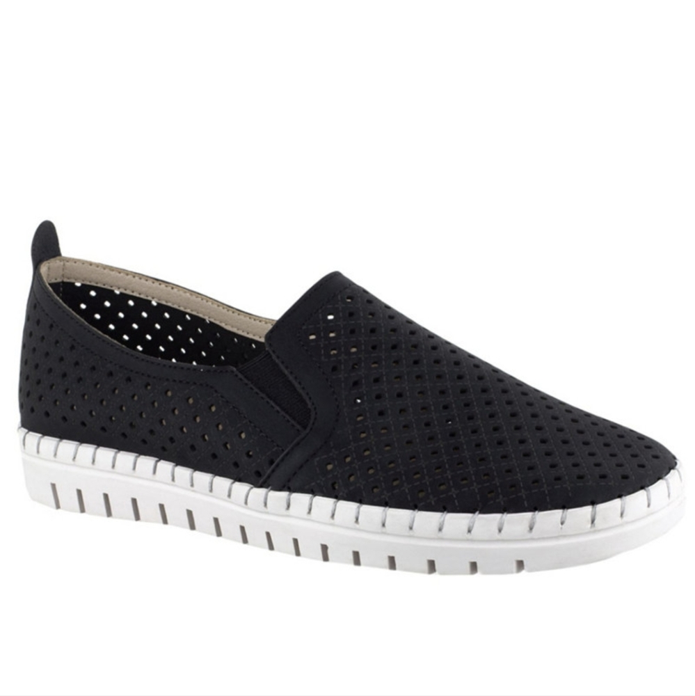 NIB Easy Street Women's Fresh Slip On Sneakers size 9W